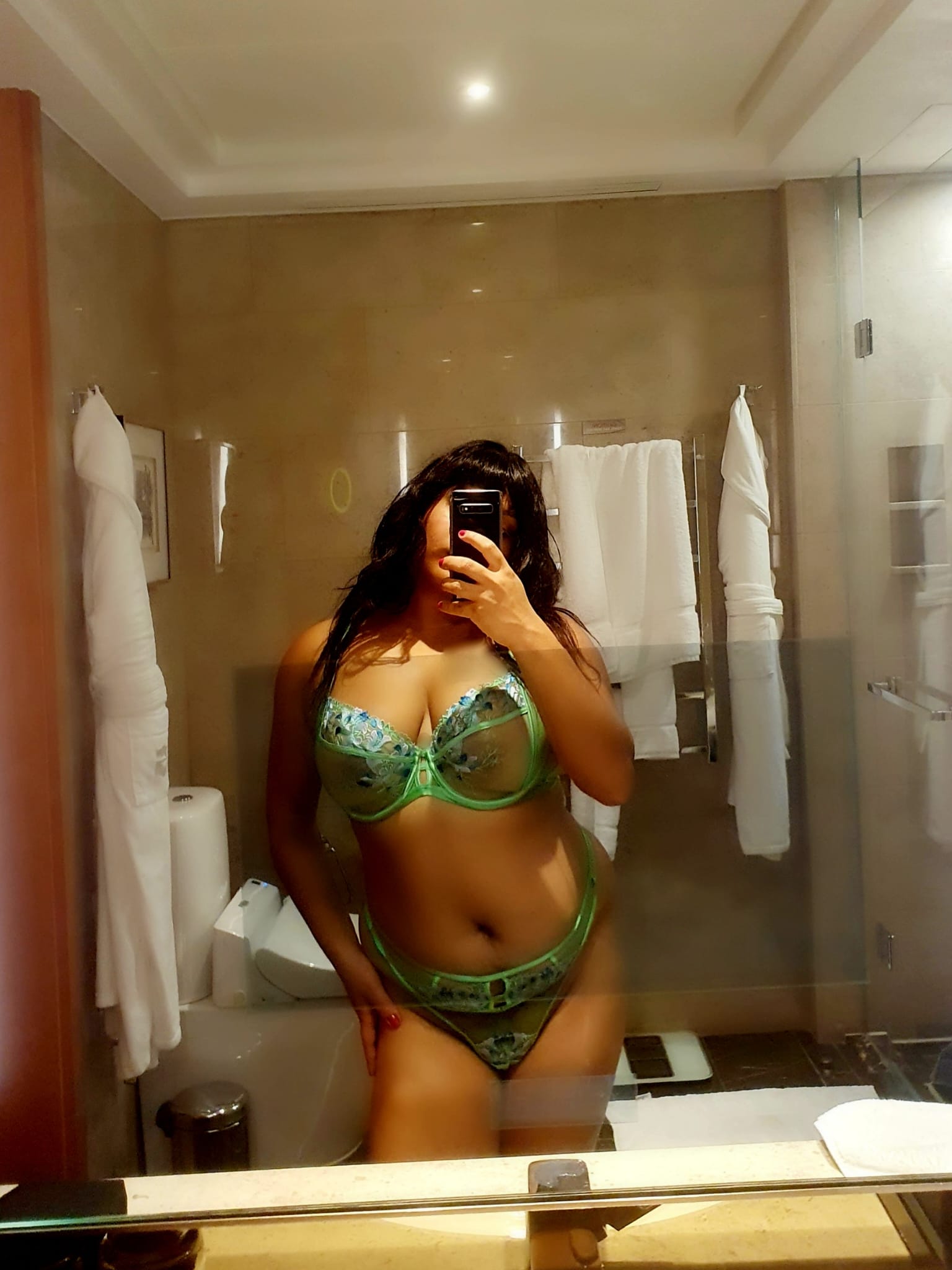 Tulsi Tamora is an Indian mistress in London