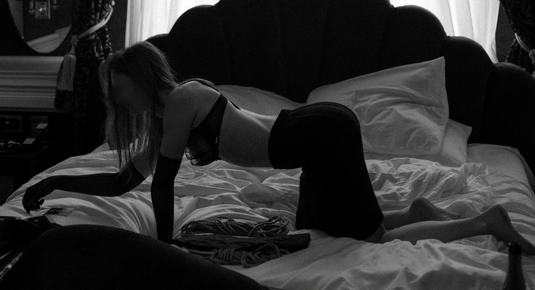 blonde dominant london